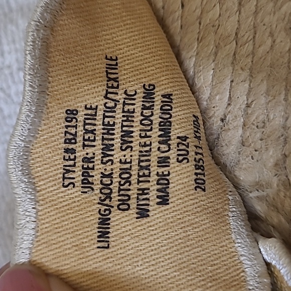 J. Crew Women's Gold and‎ Cream Sandals zise used good condition. - Picture 3 of 10